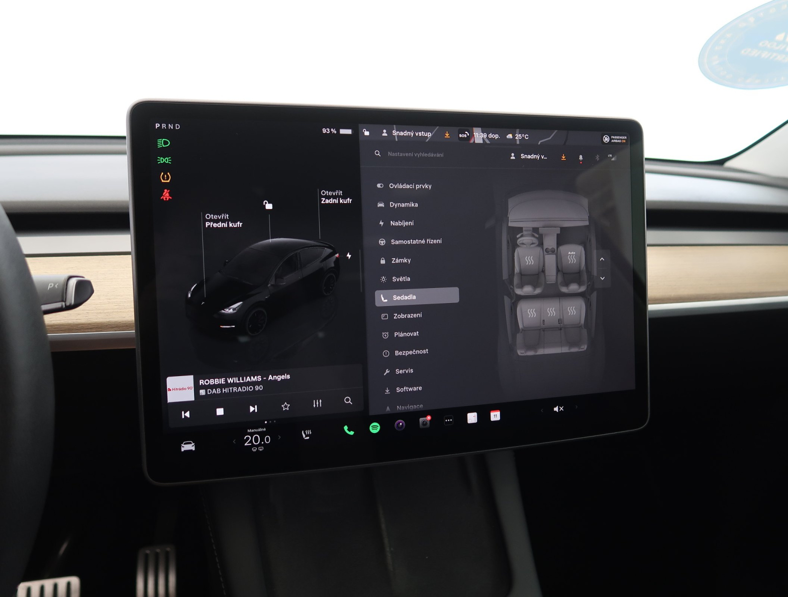 Tesla Model Y Long Range AWD – fotografie 30
