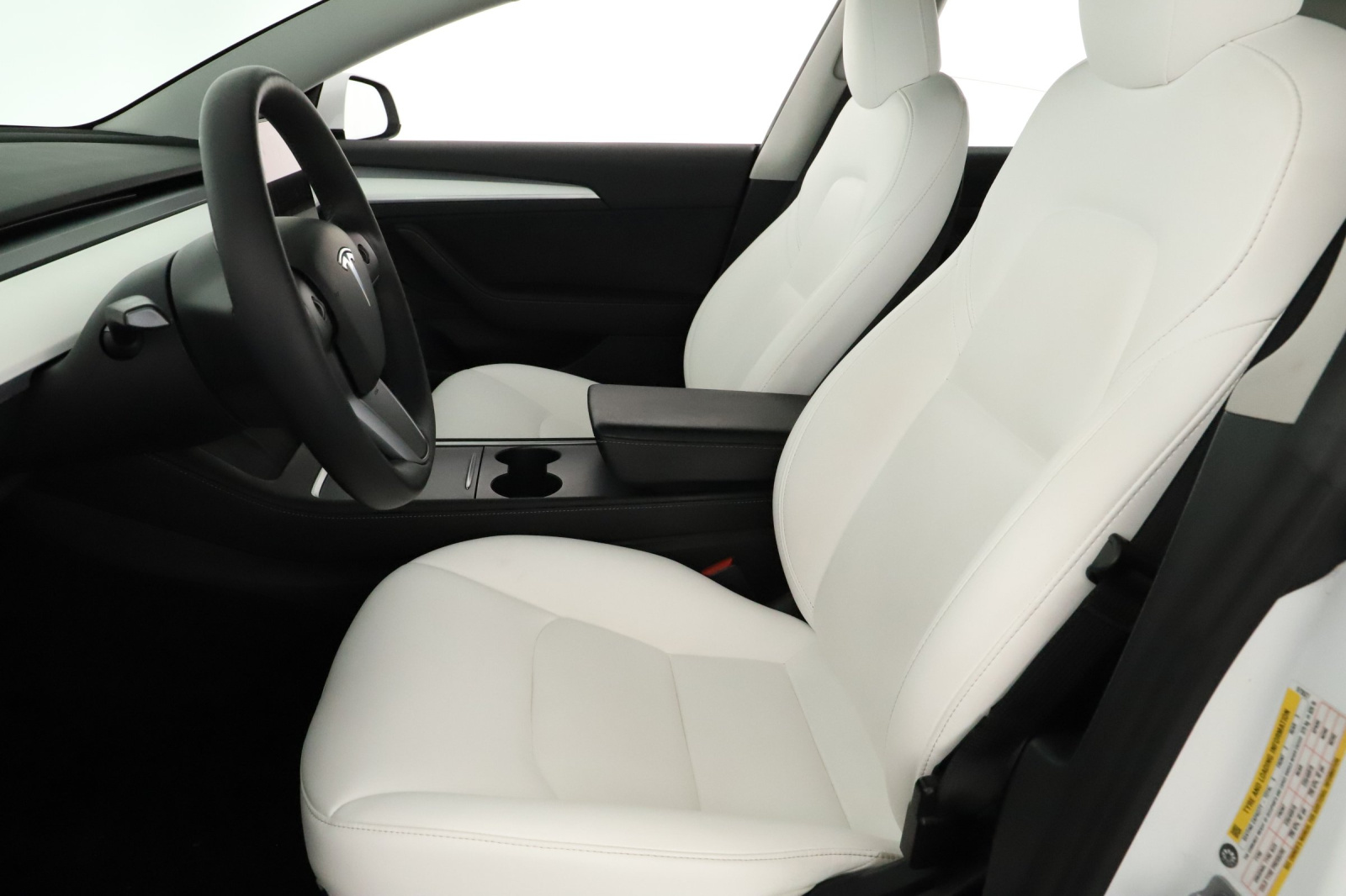 Tesla Model 3 Long Range AWD – fotografie 13