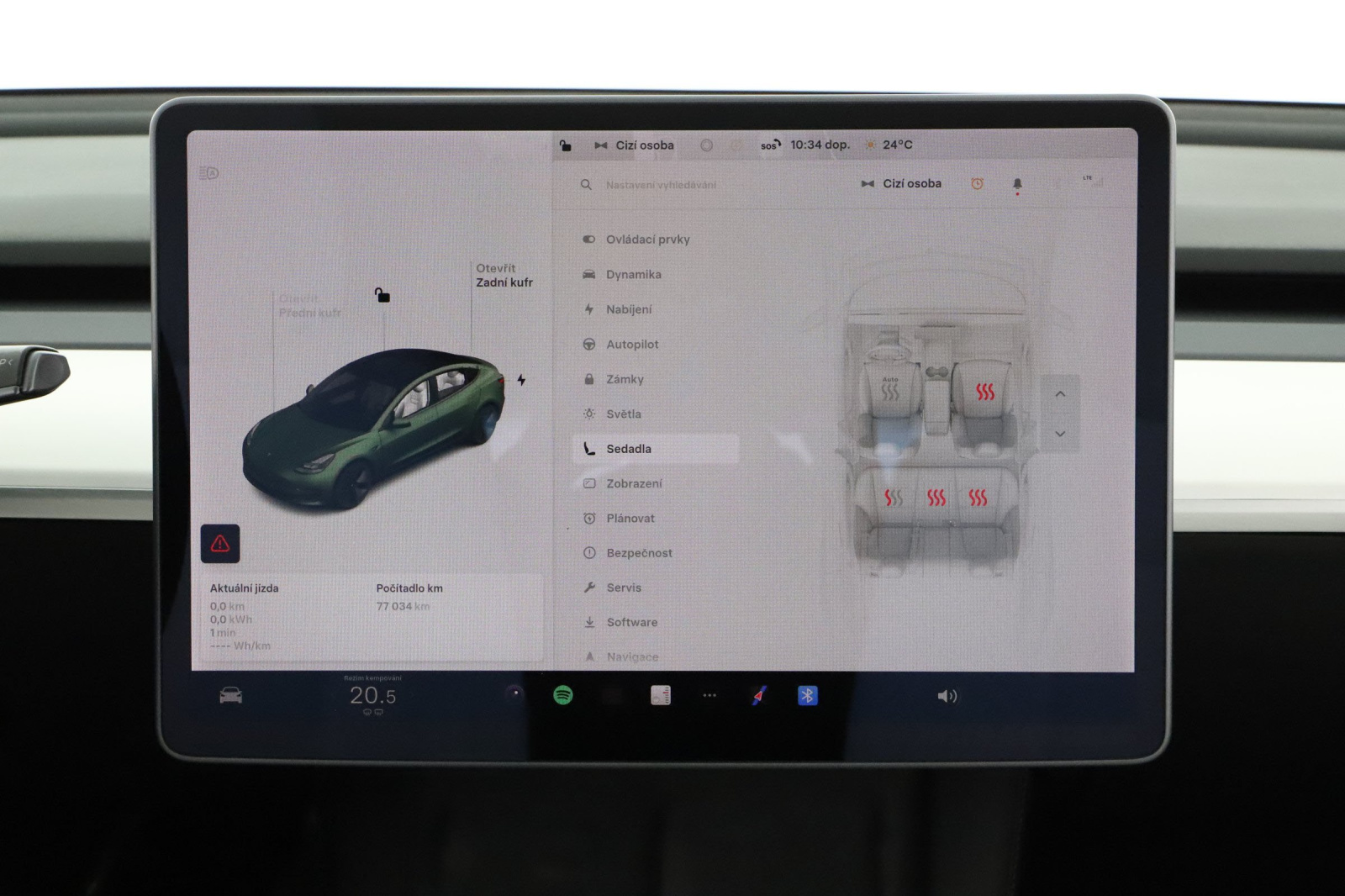 Tesla Model 3 Long Range AWD – fotografie 15