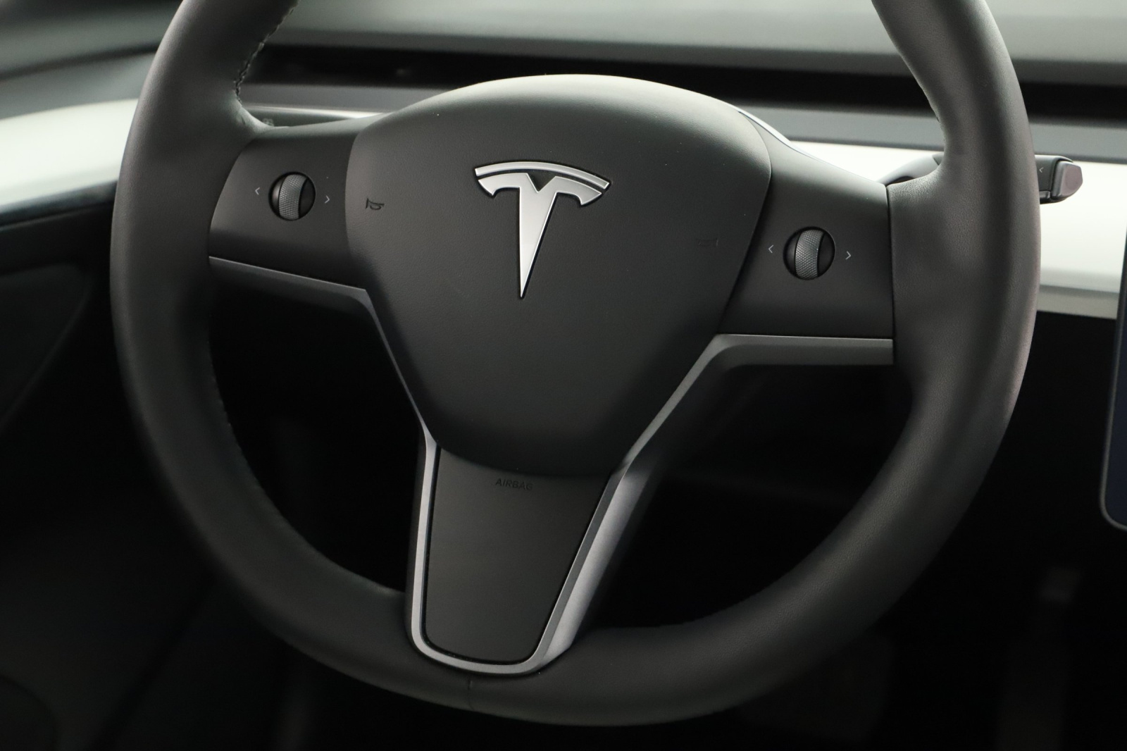 Tesla Model 3 Long Range AWD – fotografie 26