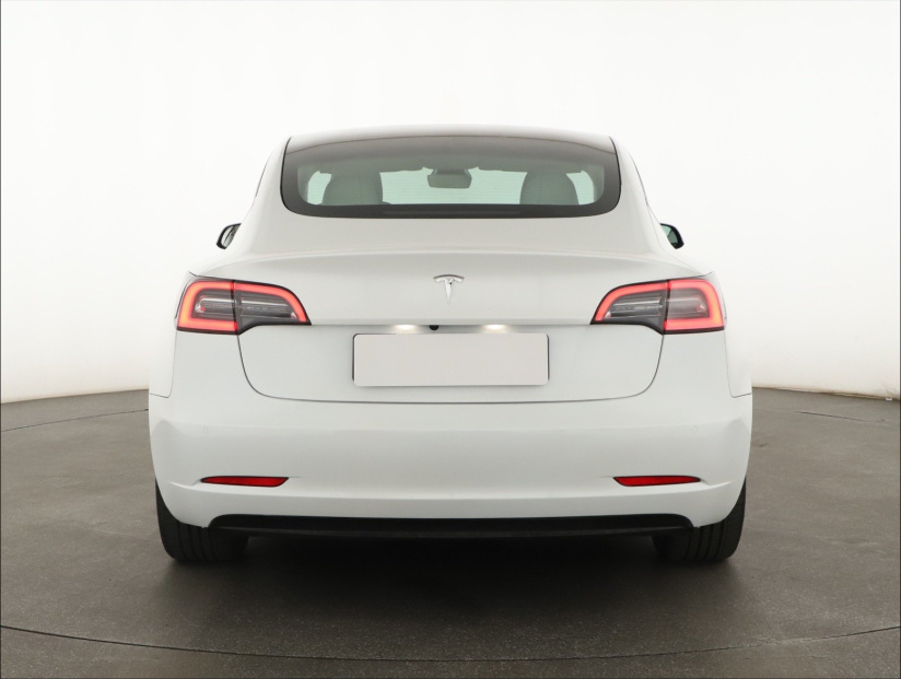 Tesla Model 3, 2021