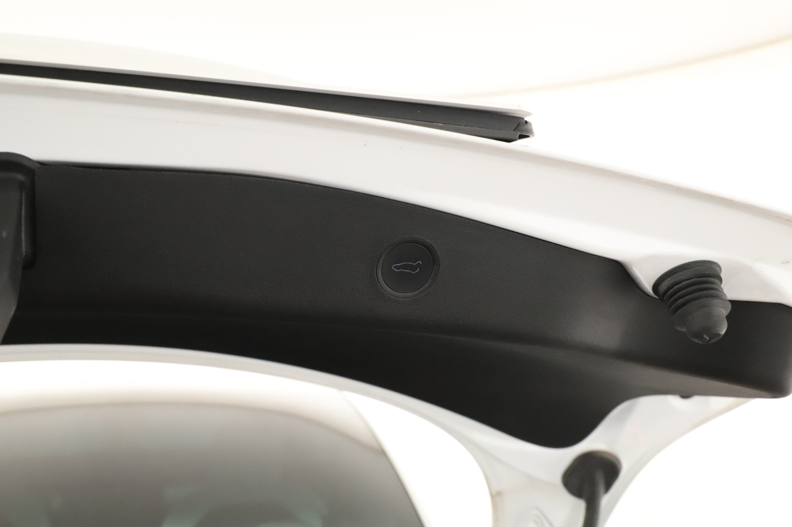 Tesla Model 3 Long Range AWD – fotografie 29