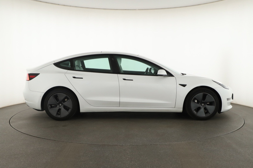 Tesla Model 3, 2021