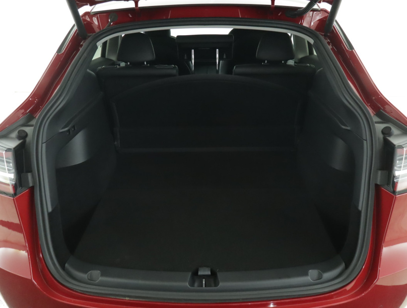 Tesla Model Y, 2022