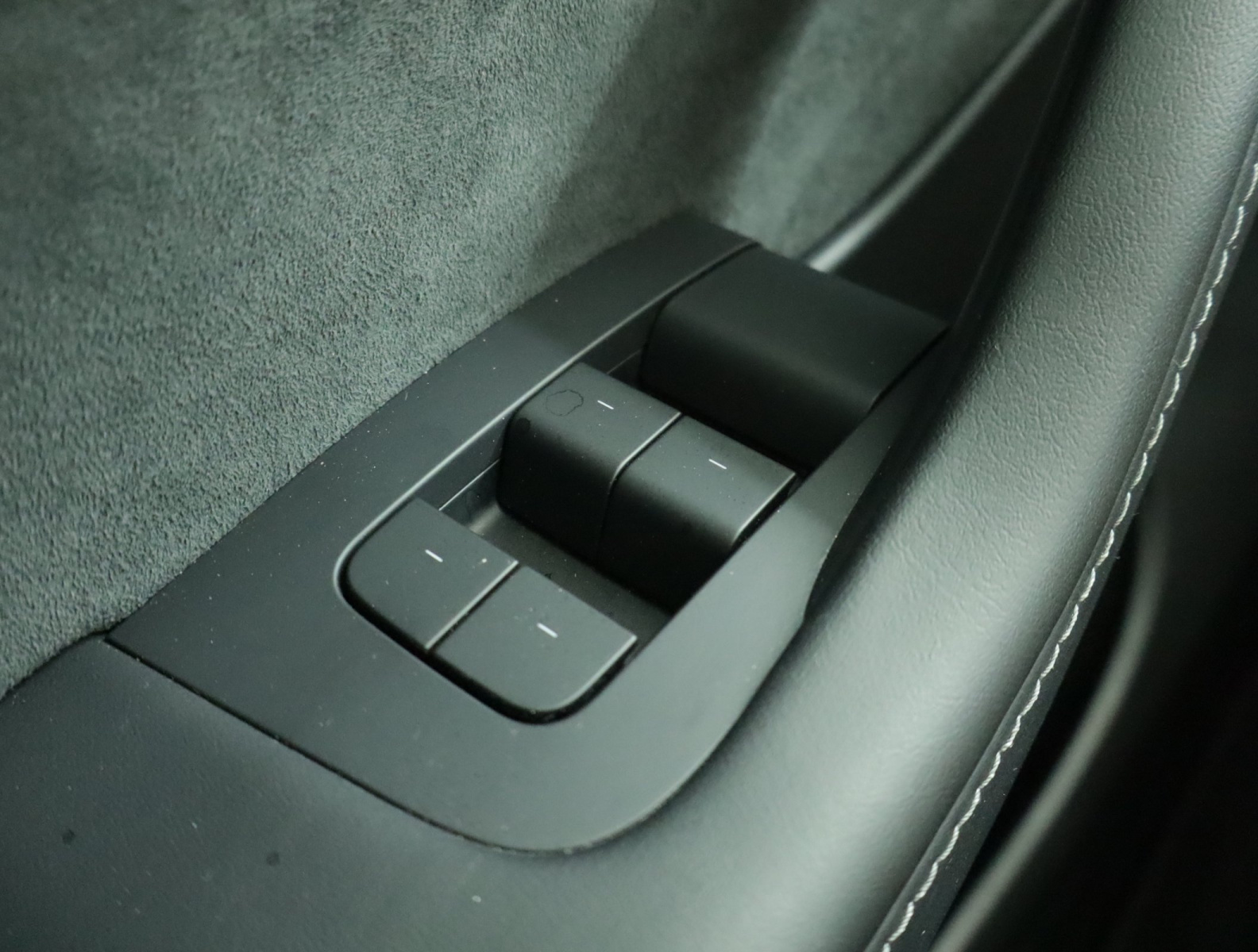 Tesla Model Y Long Range AWD – fotografie 22