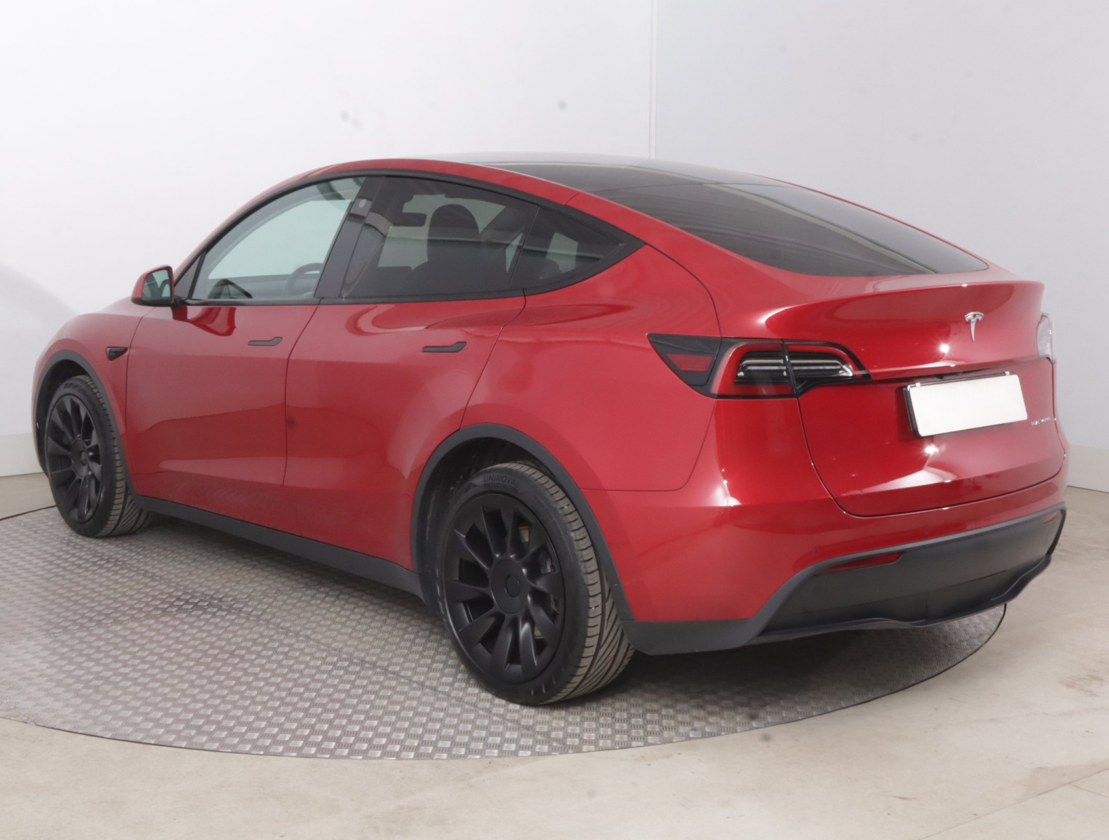 Tesla Model Y Long Range AWD – fotografie 5