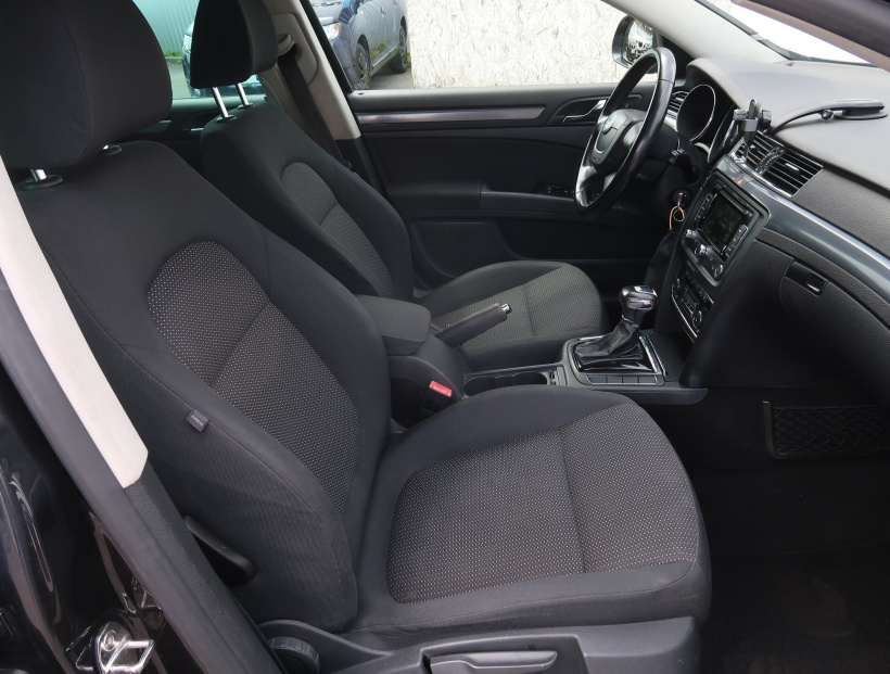 Škoda Superb, 2011