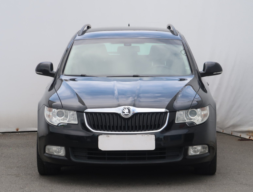 Škoda Superb, 2011