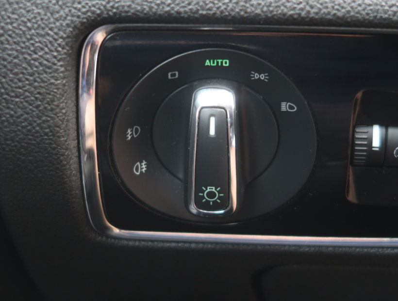 Škoda Superb, 2011