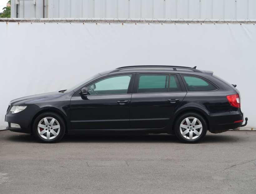 Škoda Superb, 2011