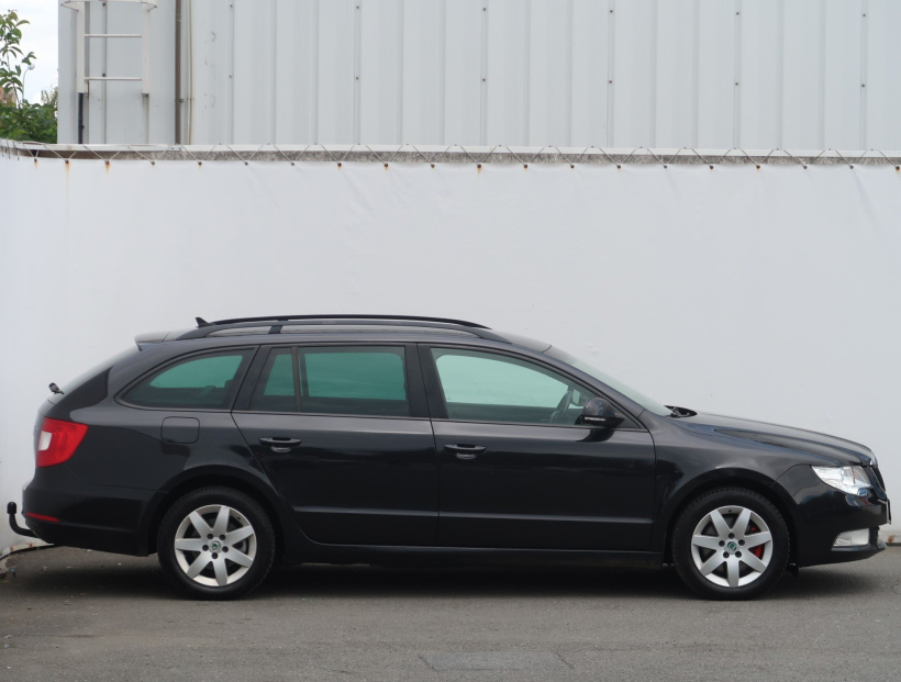 Škoda Superb, 2011