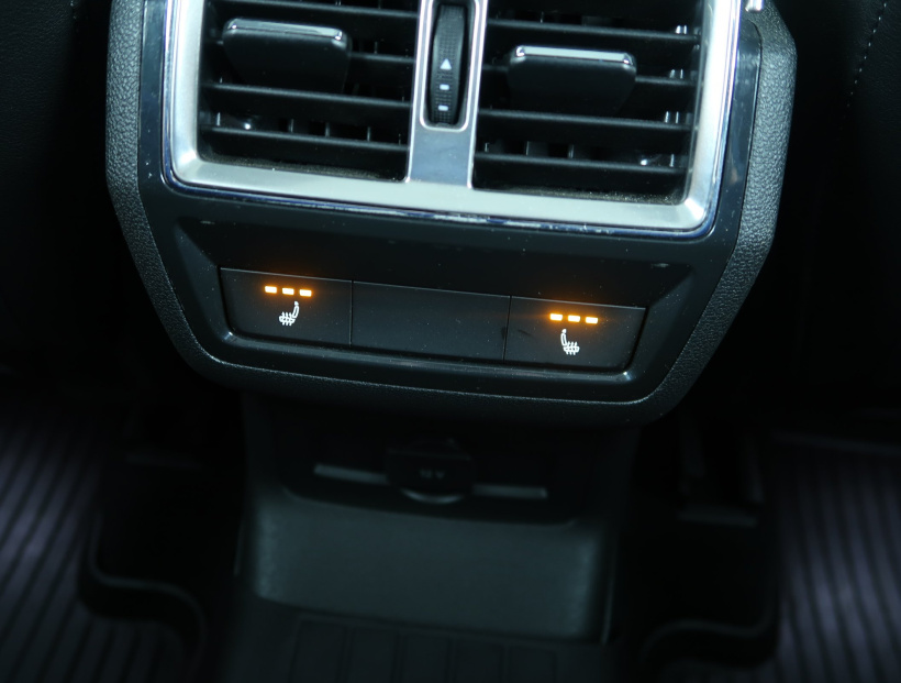 Škoda Karoq, 2018