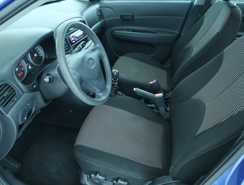 Hyundai Accent, 2011