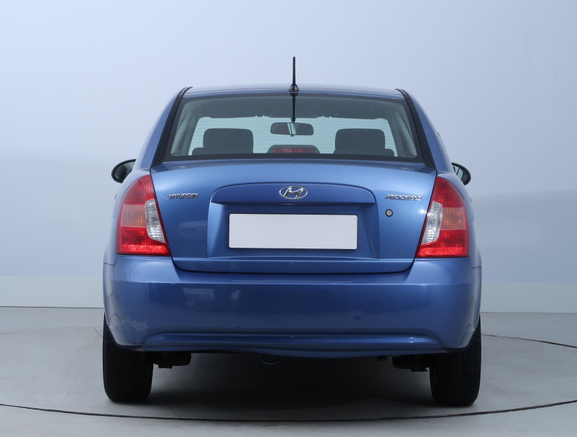 Hyundai Accent, 2011