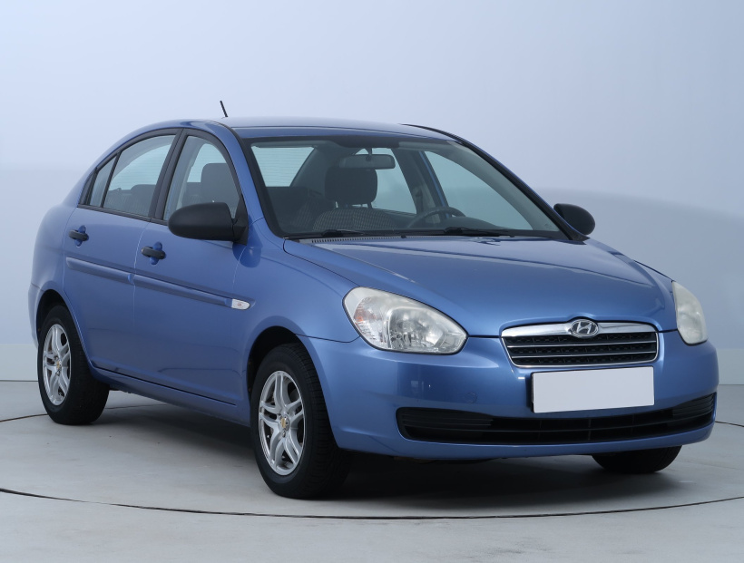 Hyundai Accent, 2011