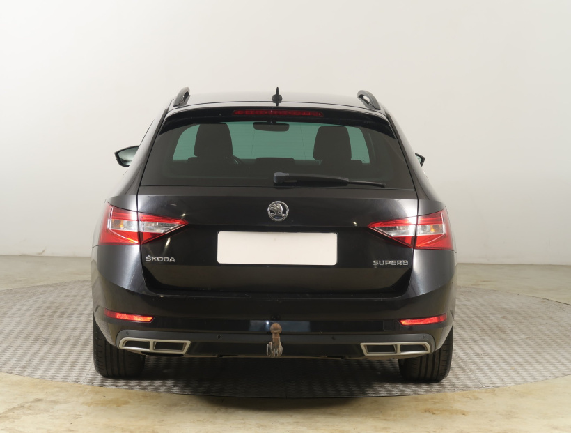 Škoda Superb, 2016