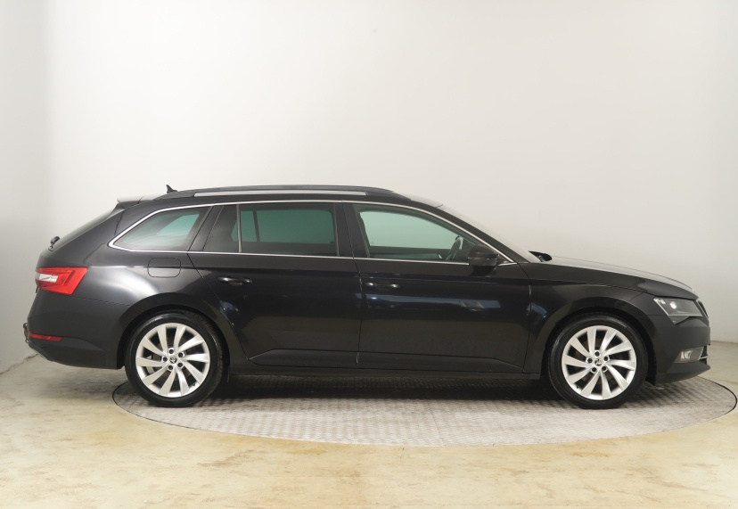 Škoda Superb, 2016
