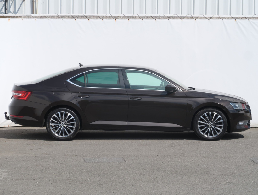 Škoda Superb, 2016