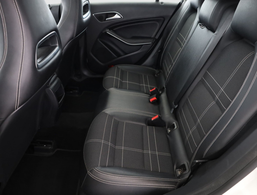 Mercedes-Benz CLA, 2015