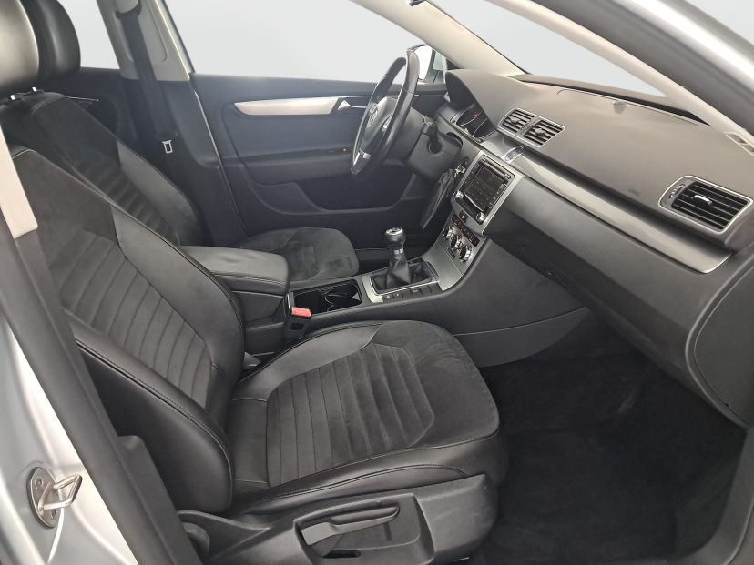 Volkswagen Passat, 2011