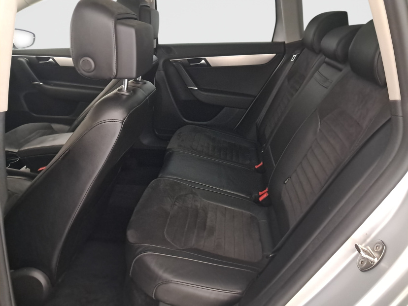 Volkswagen Passat, 2011