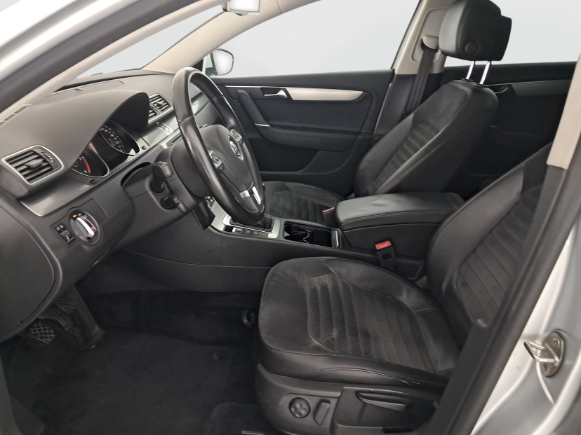 Volkswagen Passat, 2011
