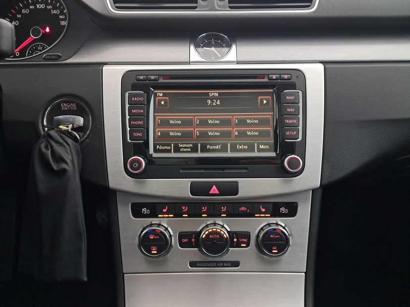 Volkswagen Passat, 2011