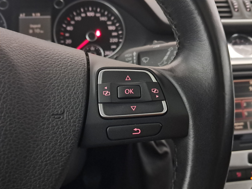 Volkswagen Passat, 2011