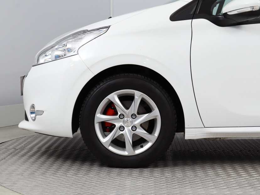 Peugeot 208, 2014