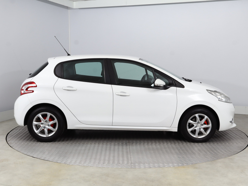 Peugeot 208, 2014