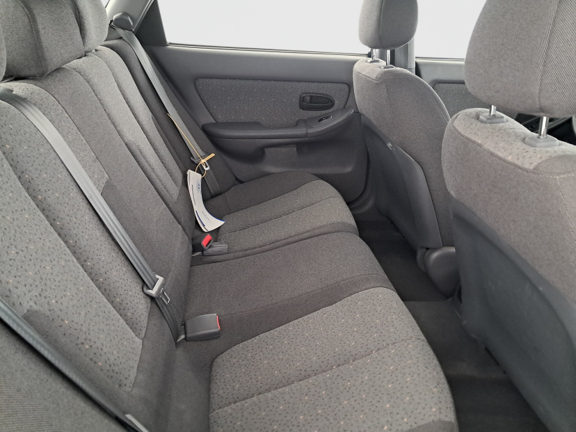 Hyundai Elantra, 2003