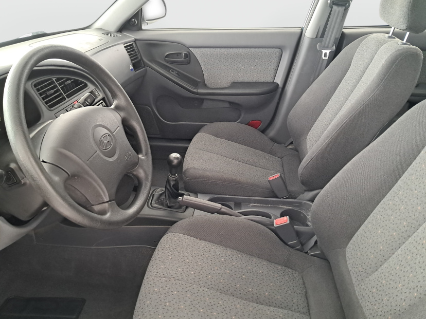 Hyundai Elantra, 2003