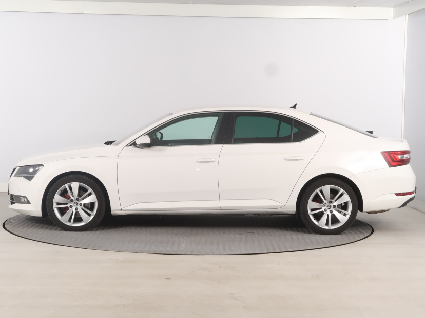 Škoda Superb, 2016