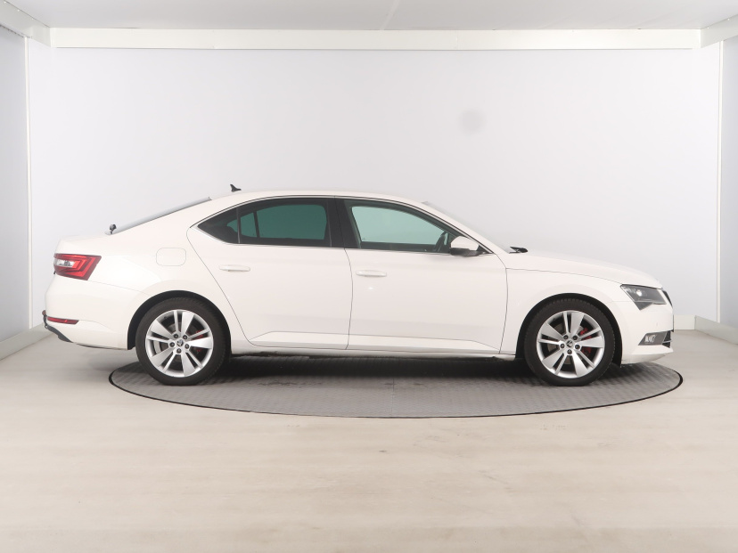 Škoda Superb, 2016