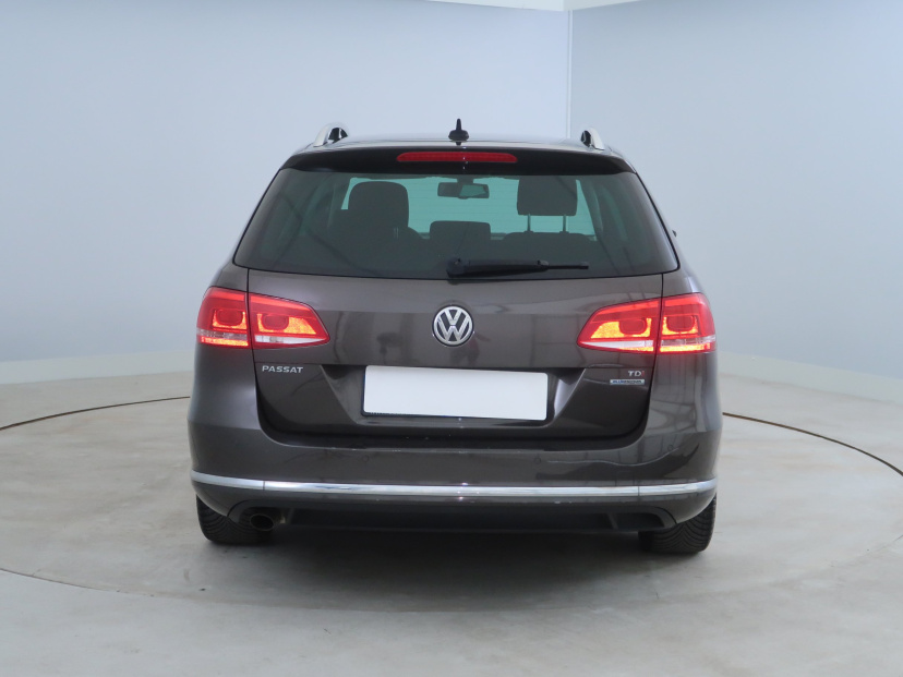 Volkswagen Passat, 2012