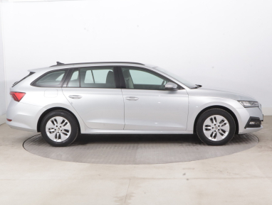 Škoda Octavia - 2023
