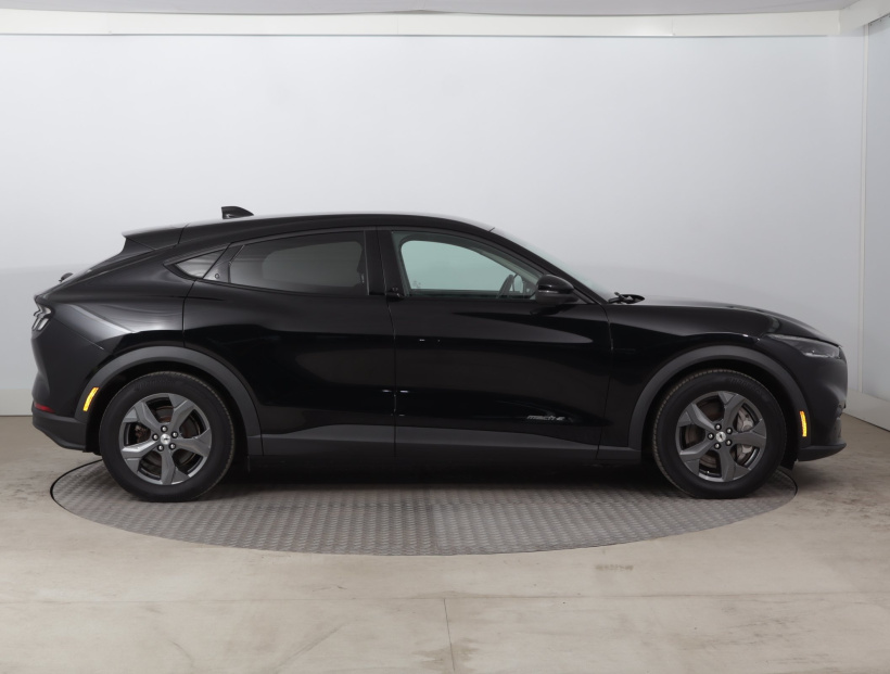 Ford Mustang Mach-E, 2021