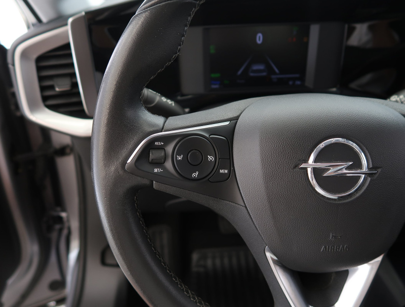 Opel Mokka-e, 2022