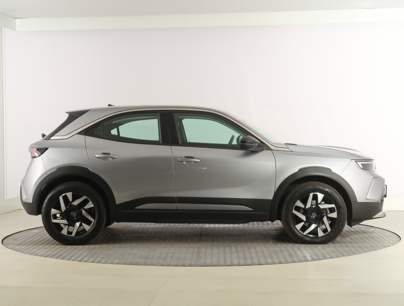 Opel Mokka-e, 2022