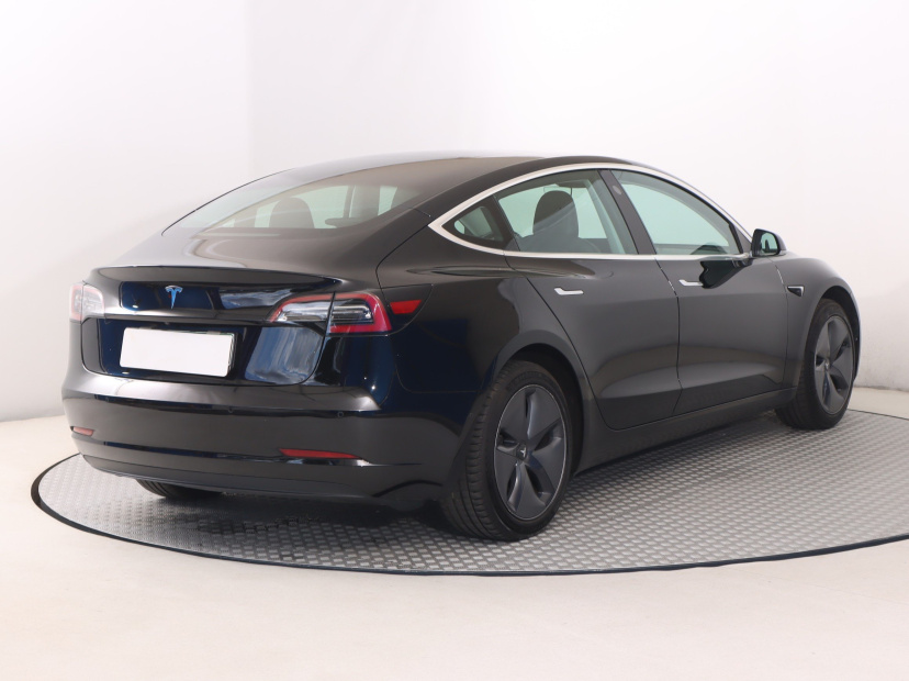 Tesla Model 3, 2019