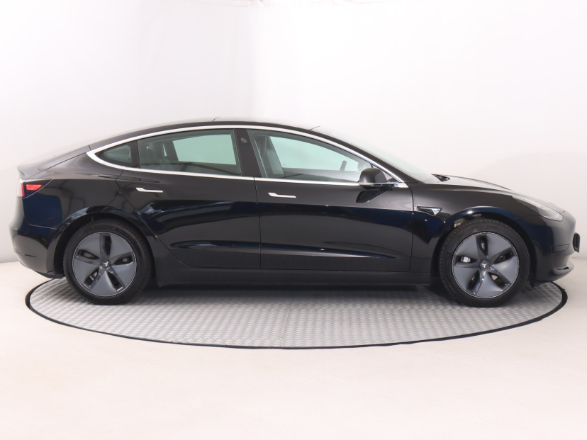Tesla Model 3, 2019