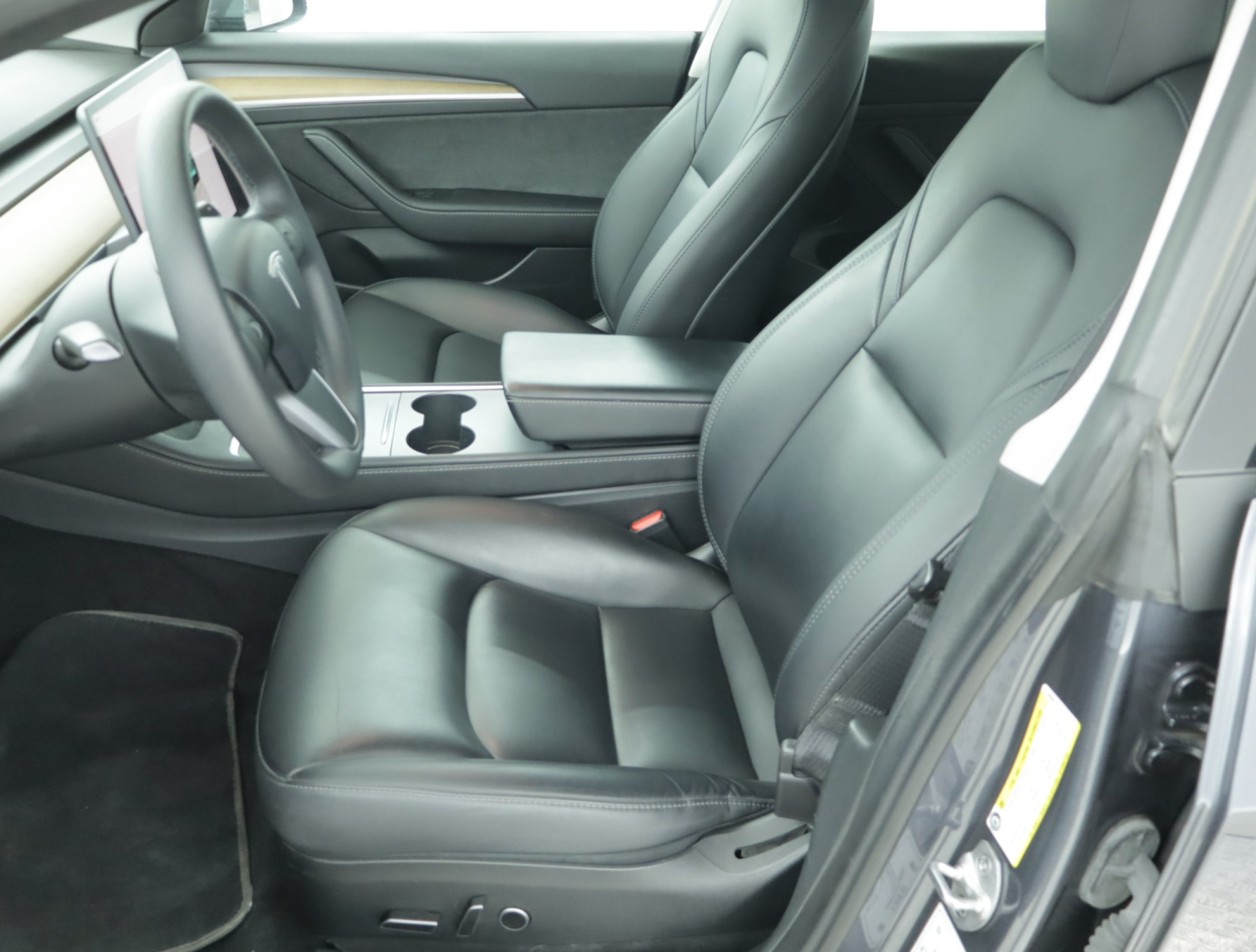 Tesla Model 3 Long Range RWD – fotografie 16