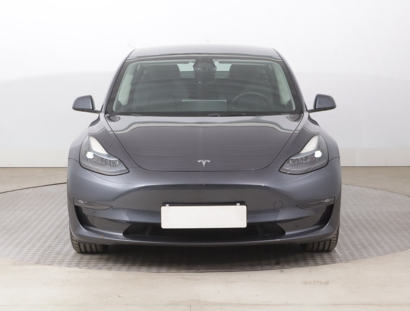 Tesla Model 3 Long Range RWD – fotografie 2