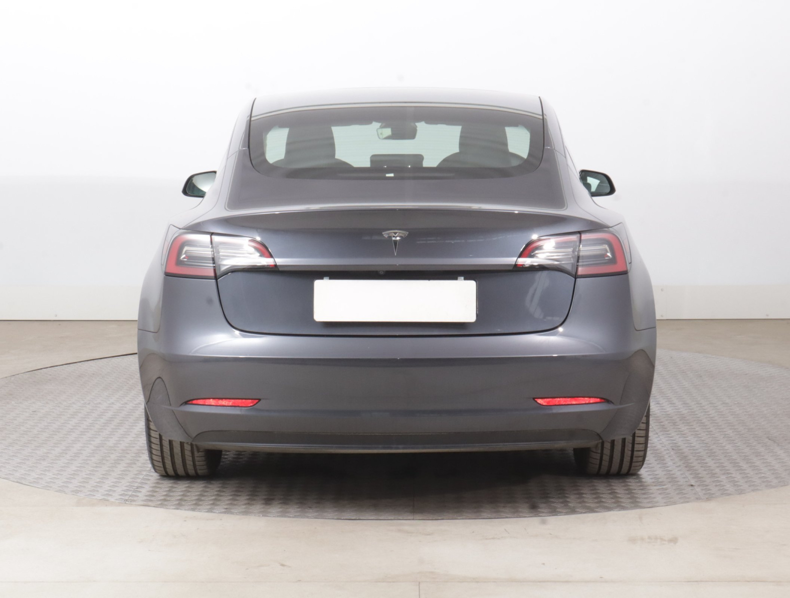Tesla Model 3 Long Range RWD – fotografie 6
