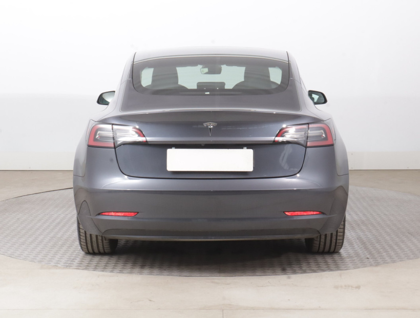 Tesla Model 3, 2023