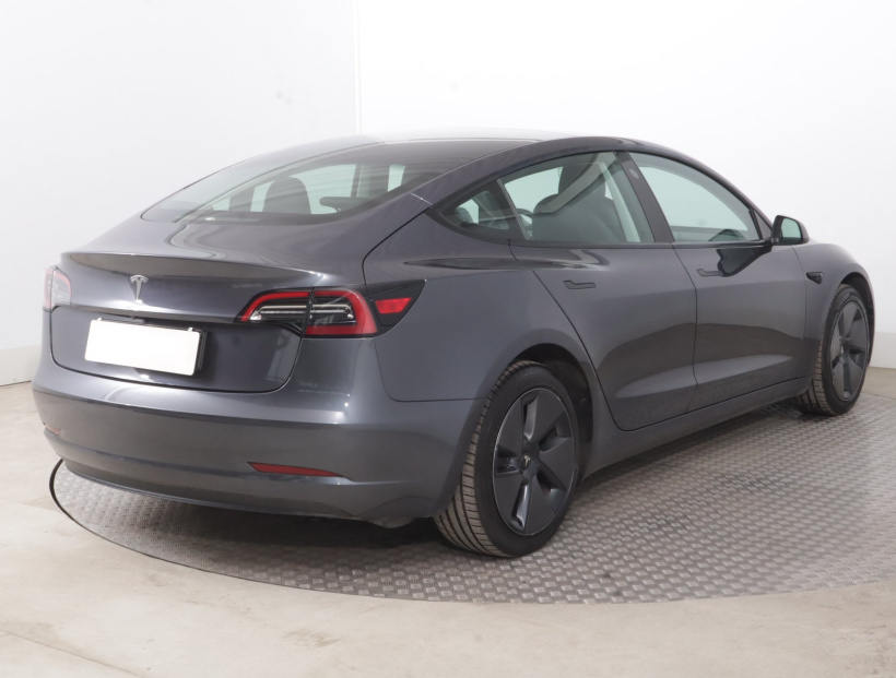 Tesla Model 3, 2023