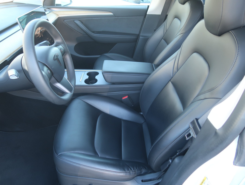 Tesla Model Y, 2022