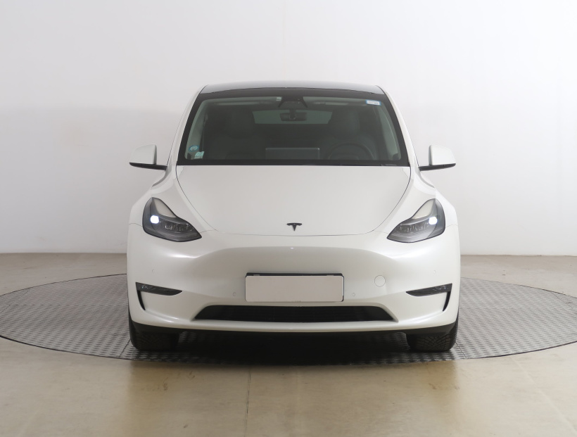 Tesla Model Y, 2022