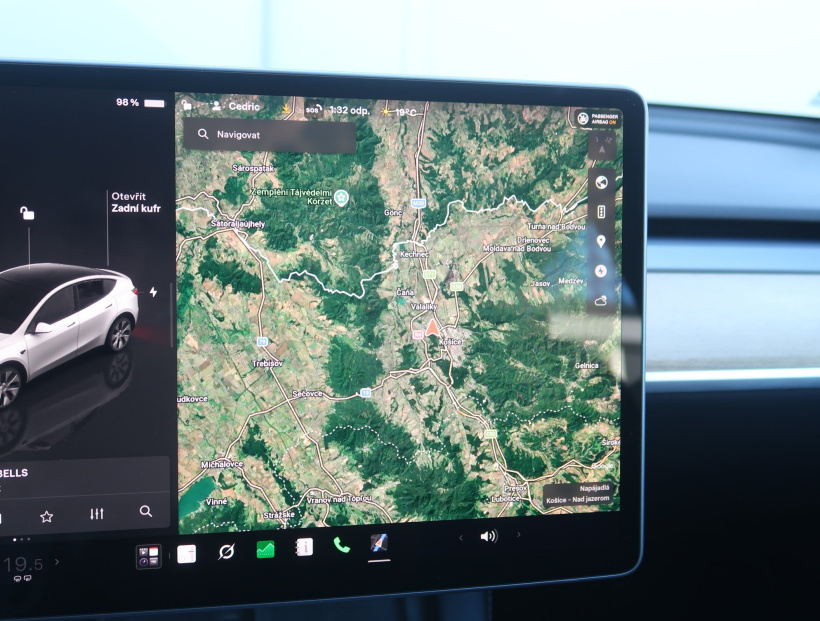 Tesla Model Y, 2022