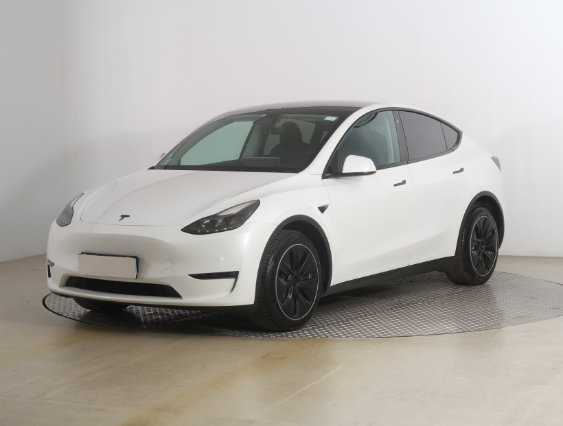Tesla Model Y, 2022